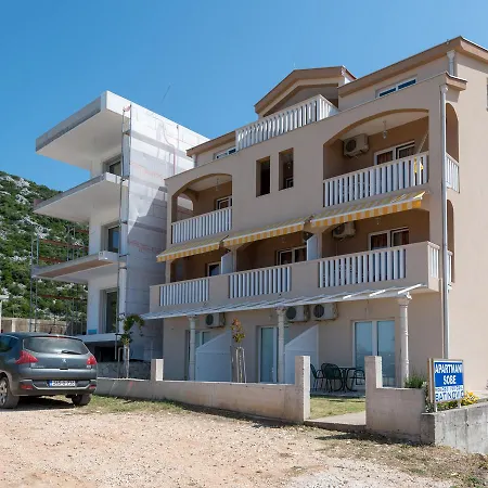 Batinovic Apartment *